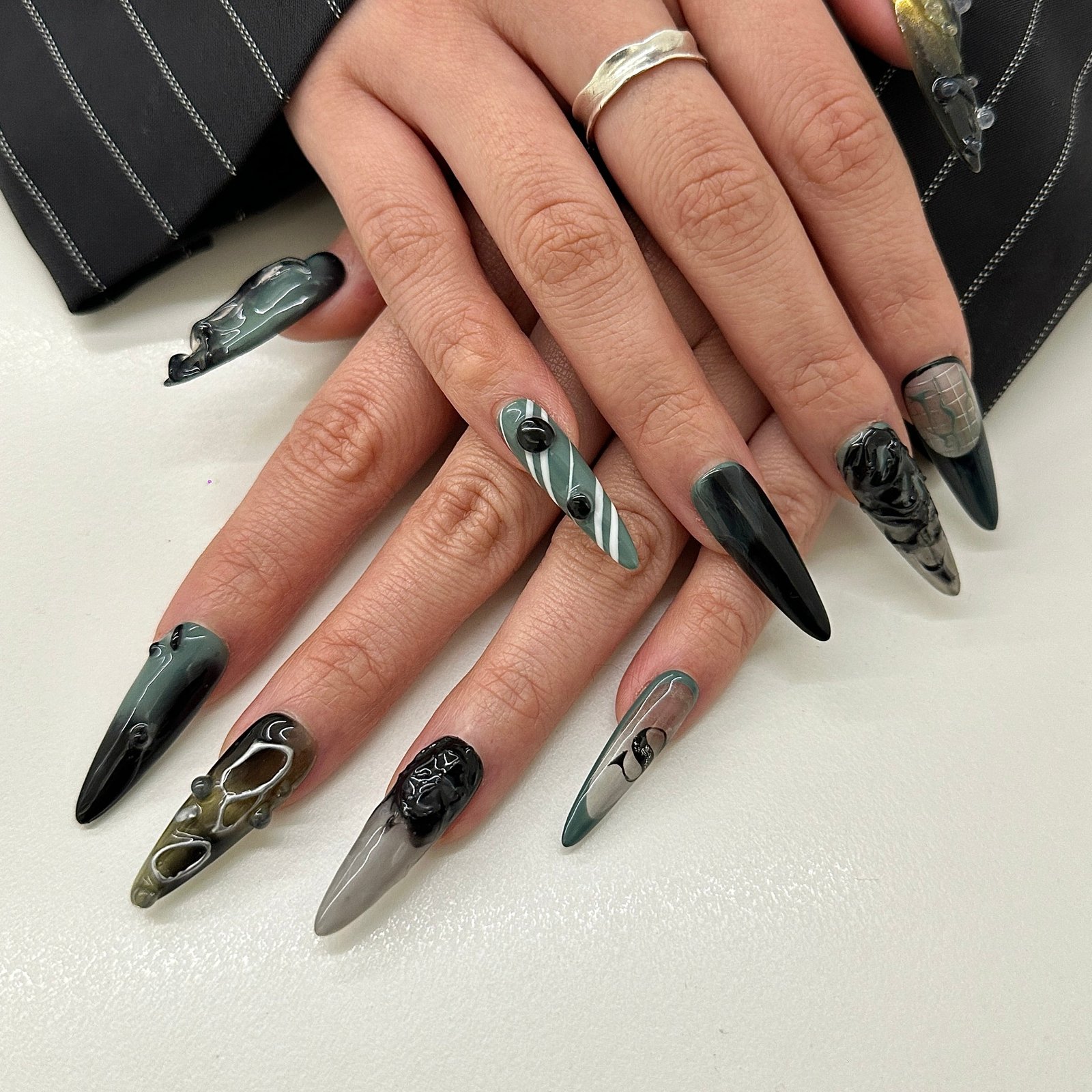 Wujasmine Press on nails 404Gothic Black Green Nail Set