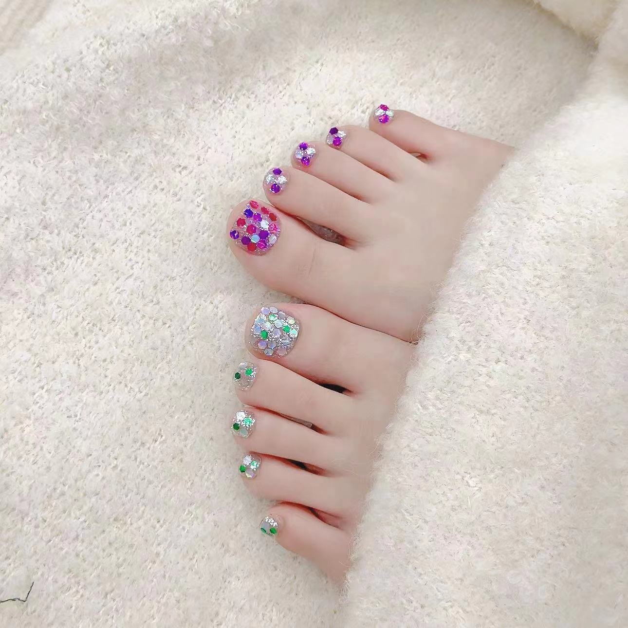 Toe Nails